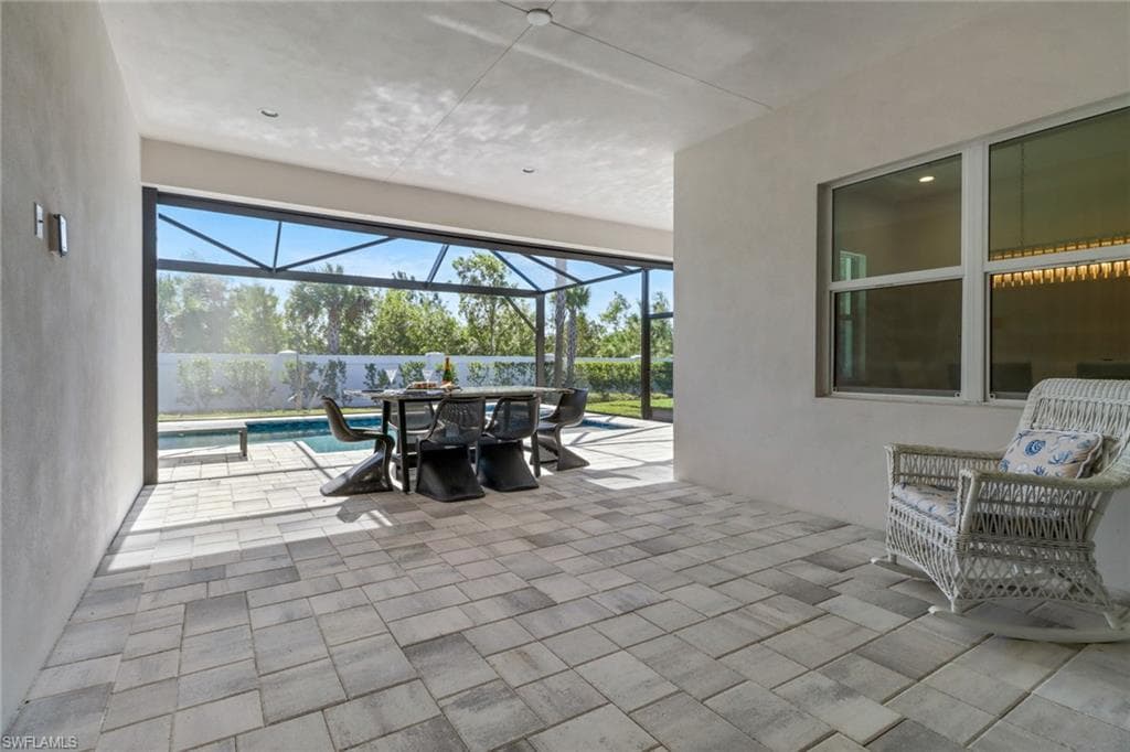9252 Cayman Dr, Naples, FL 34114-28