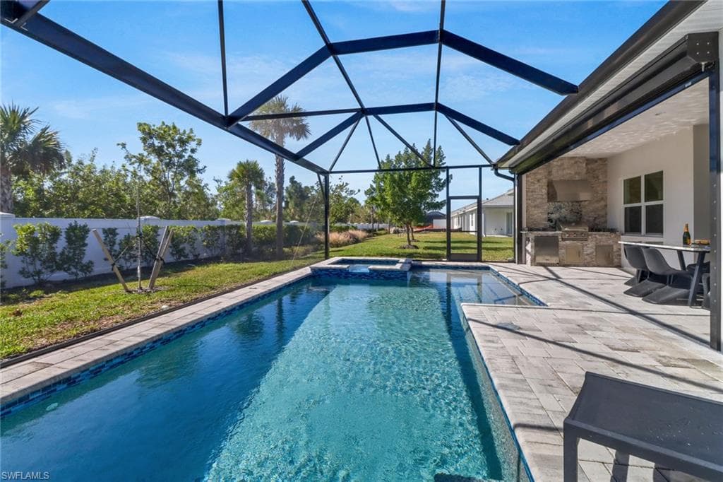 9252 Cayman Dr, Naples, FL 34114-32