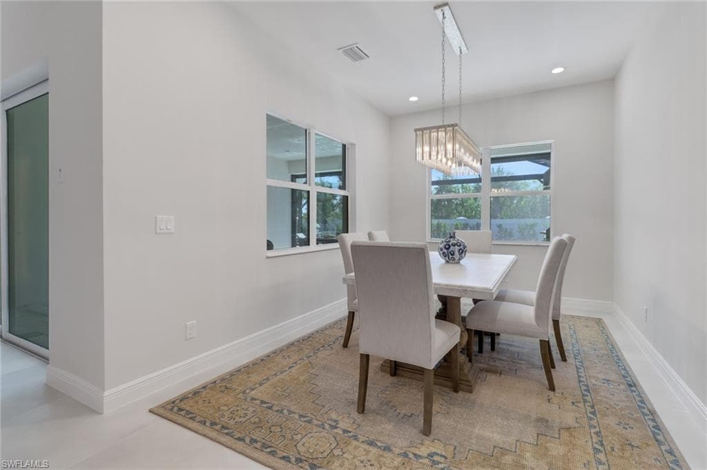 9252 Cayman Dr, Naples, FL 34114-7