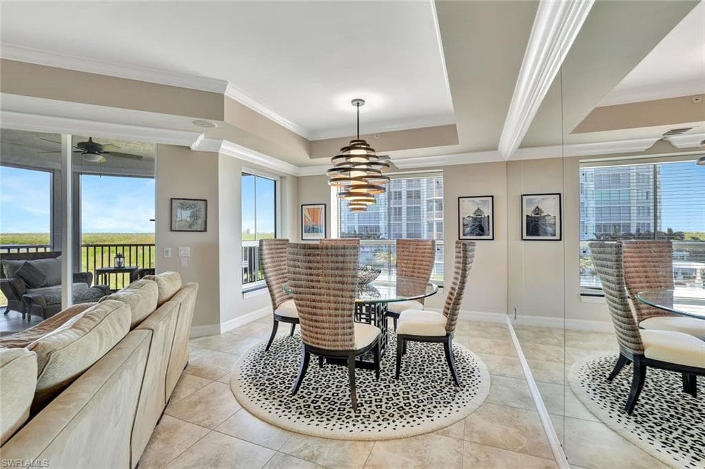 295 Grande Way 306, Naples, FL 34110-9