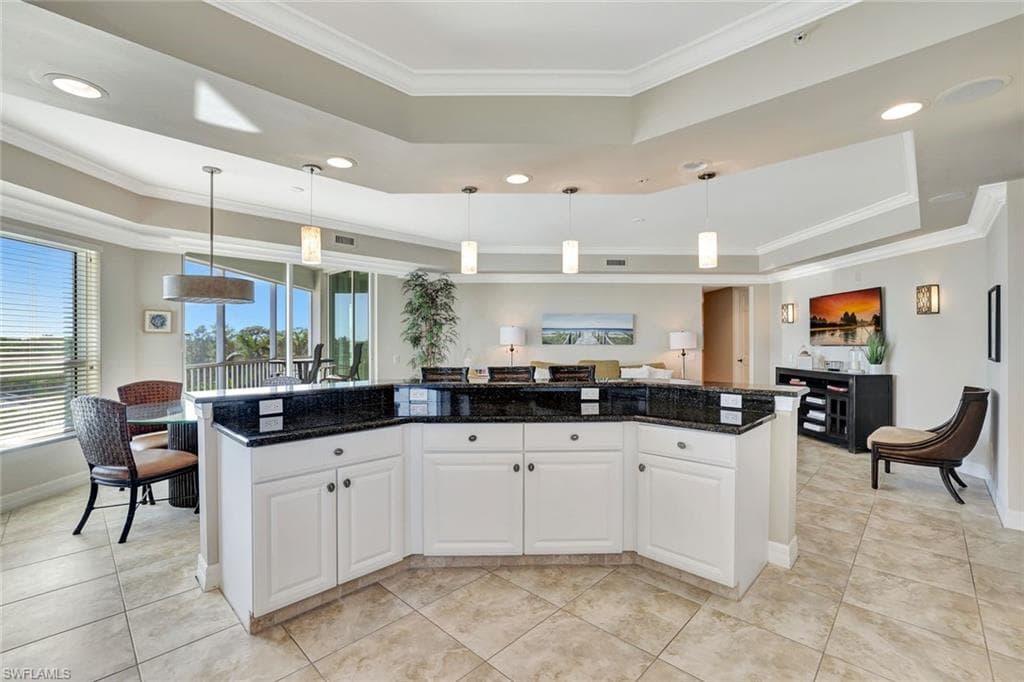 295 Grande Way 306, Naples, FL 34110-13