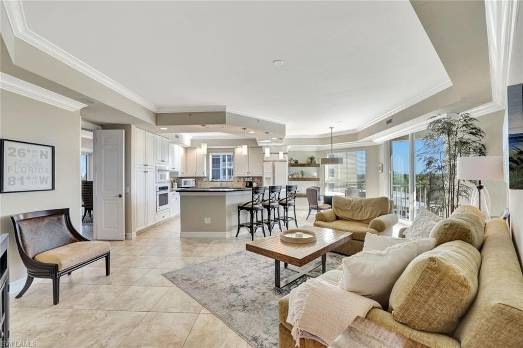 295 Grande Way 306, Naples, FL 34110-15