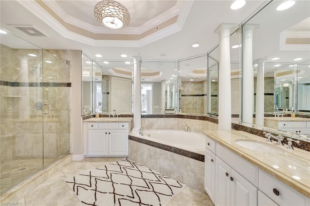 295 Grande Way 306, Naples, FL 34110-24