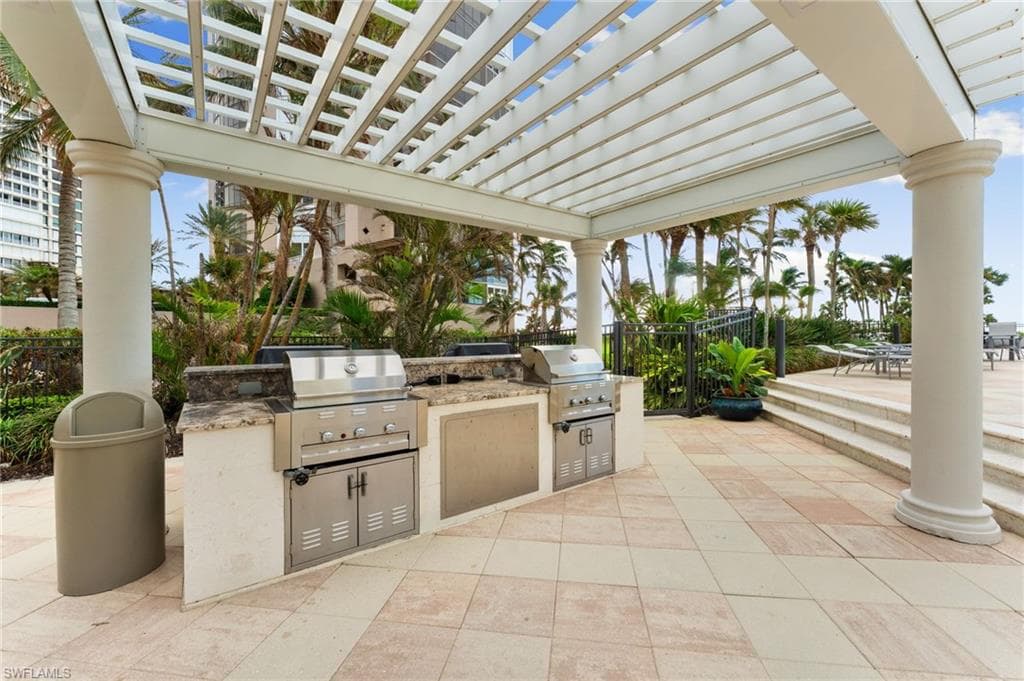 4401 Gulf Shore Blvd N 1708, Naples, FL 34103-38