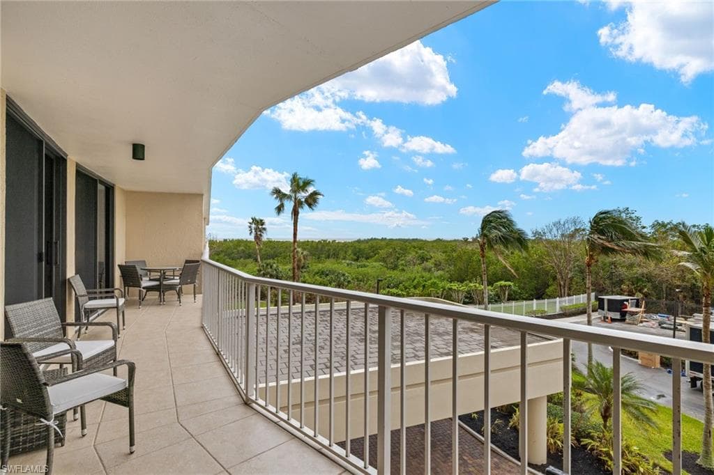 440 Seaview Ct 308, Marco Island, FL 34145-18
