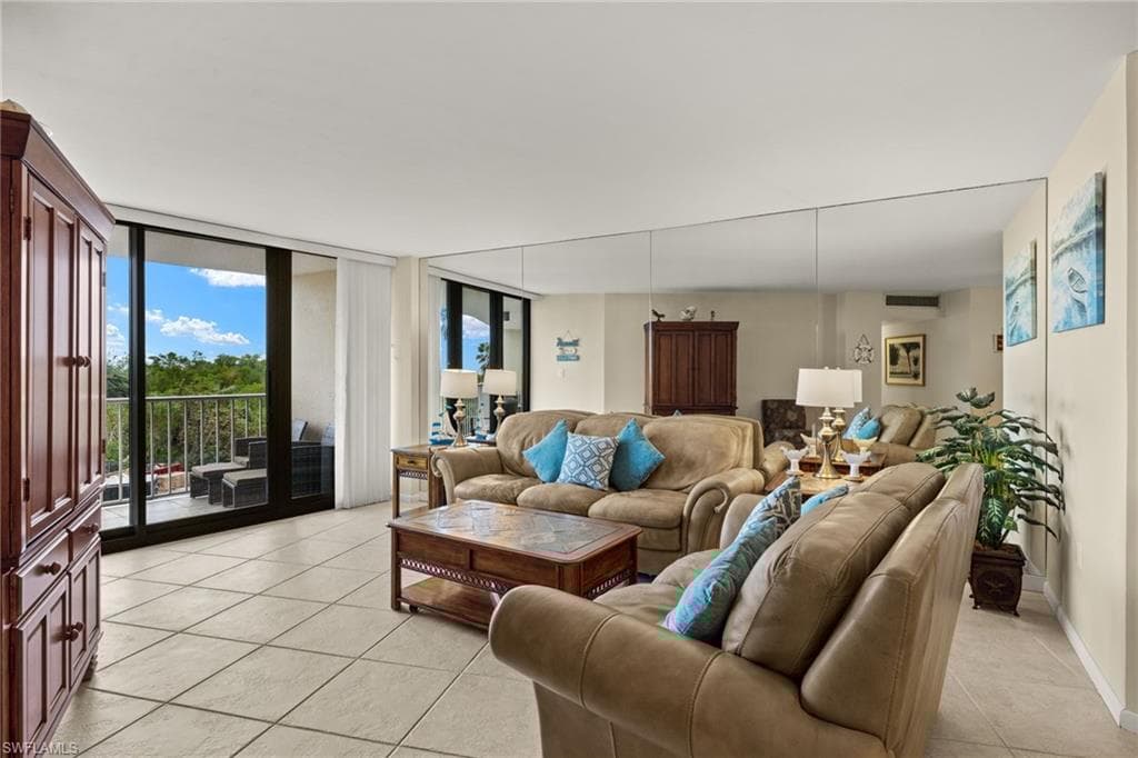 440 Seaview Ct 308, Marco Island, FL 34145-4