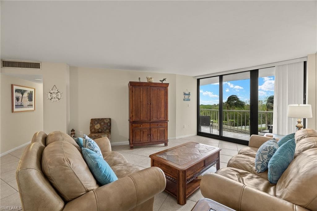 440 Seaview Ct 308, Marco Island, FL 34145-5