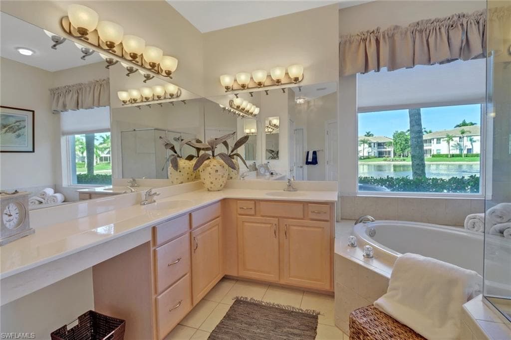 28608 San Lucas Ln 101, Bonita Springs, FL 34135-25