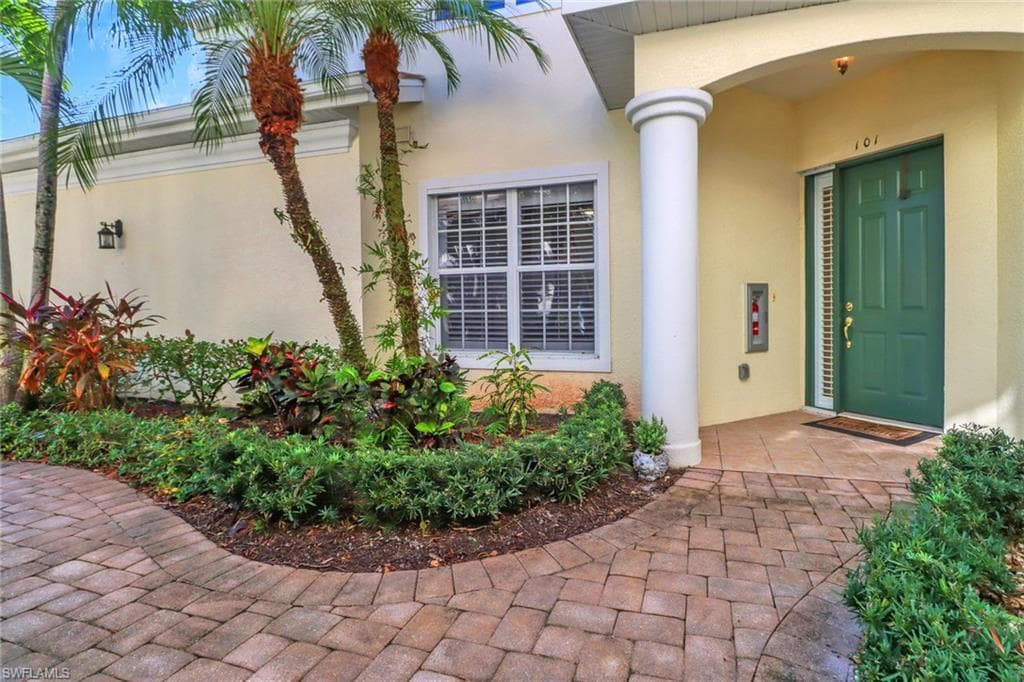 28608 San Lucas Ln 101, Bonita Springs, FL 34135-4