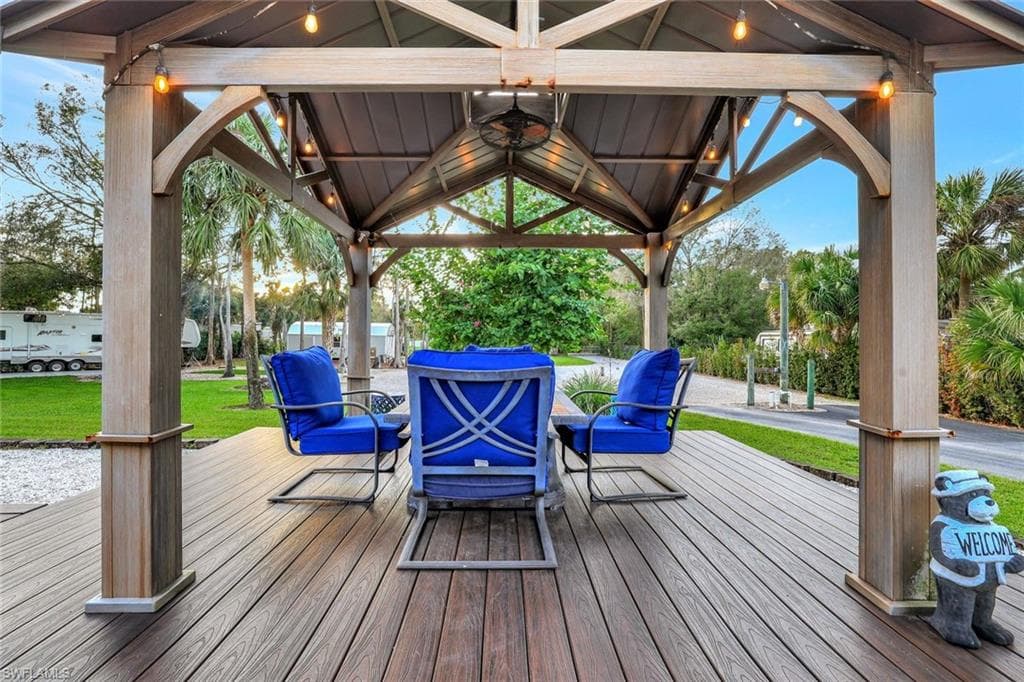 231 16th St NE, Naples, FL 34120-15