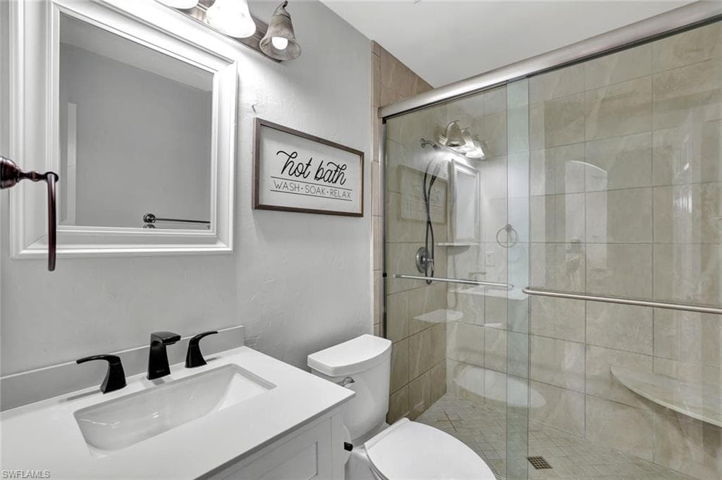 231 16th St NE, Naples, FL 34120-22