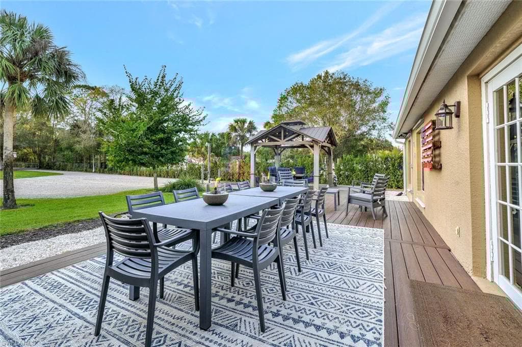 231 16th St NE, Naples, FL 34120-27