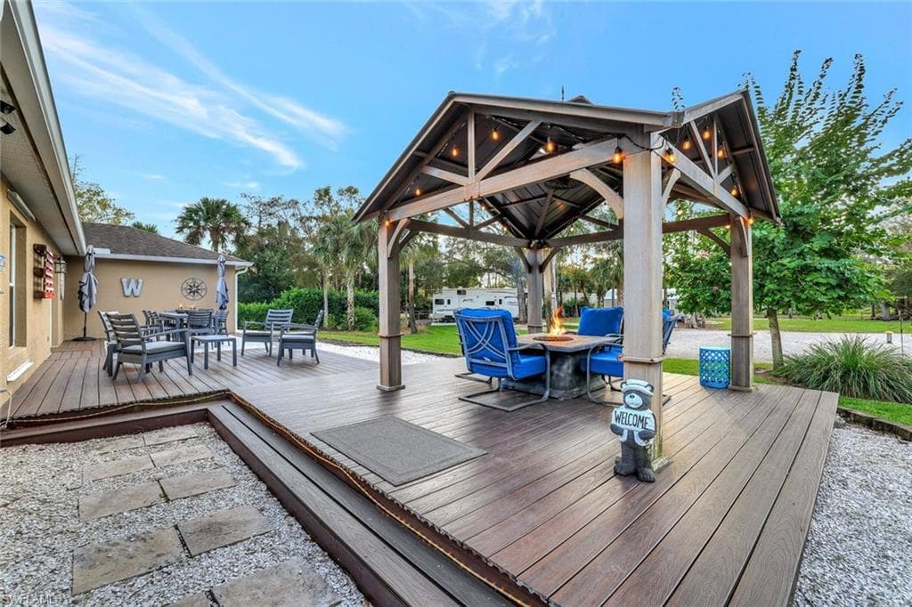 231 16th St NE, Naples, FL 34120-28
