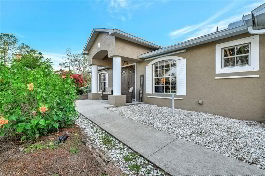 231 16th St NE, Naples, FL 34120-33