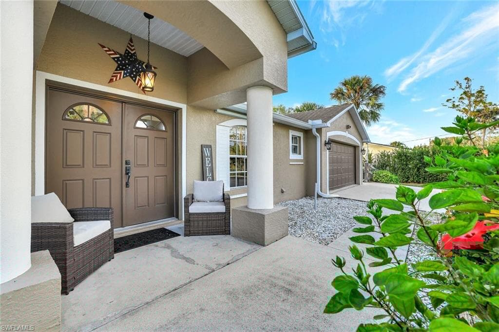 231 16th St NE, Naples, FL 34120-4
