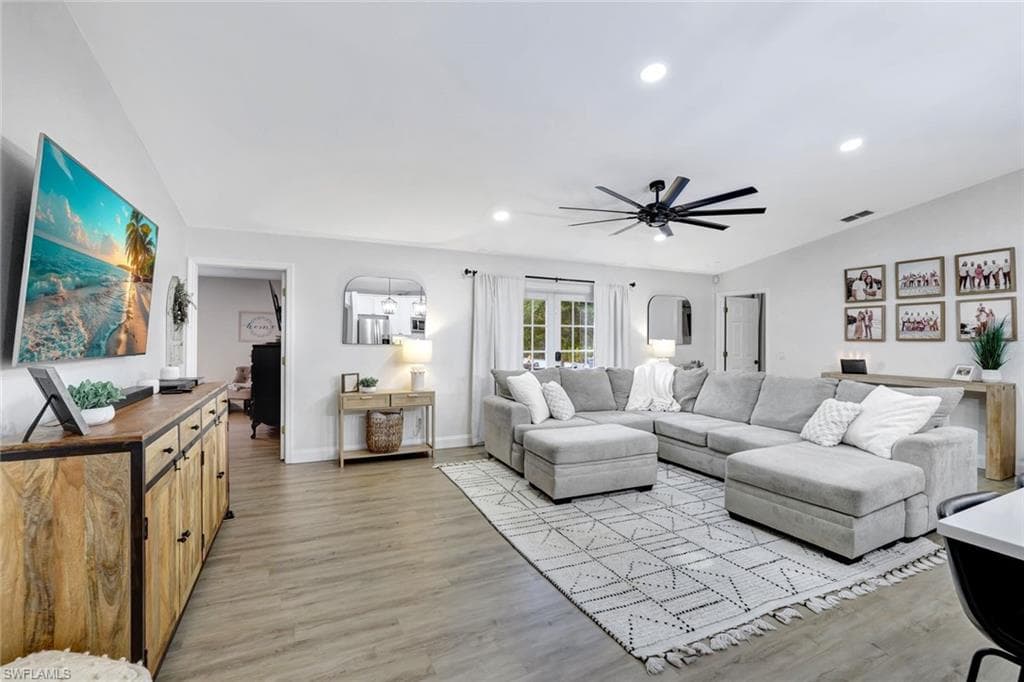 231 16th St NE, Naples, FL 34120-5