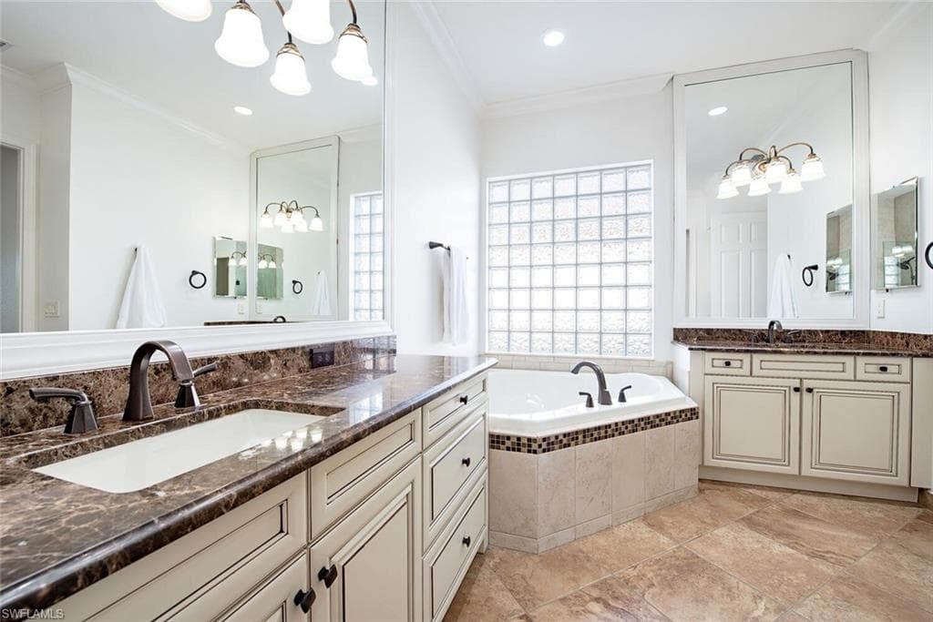 3565 Beaufort Ct, Naples, FL 34119-15