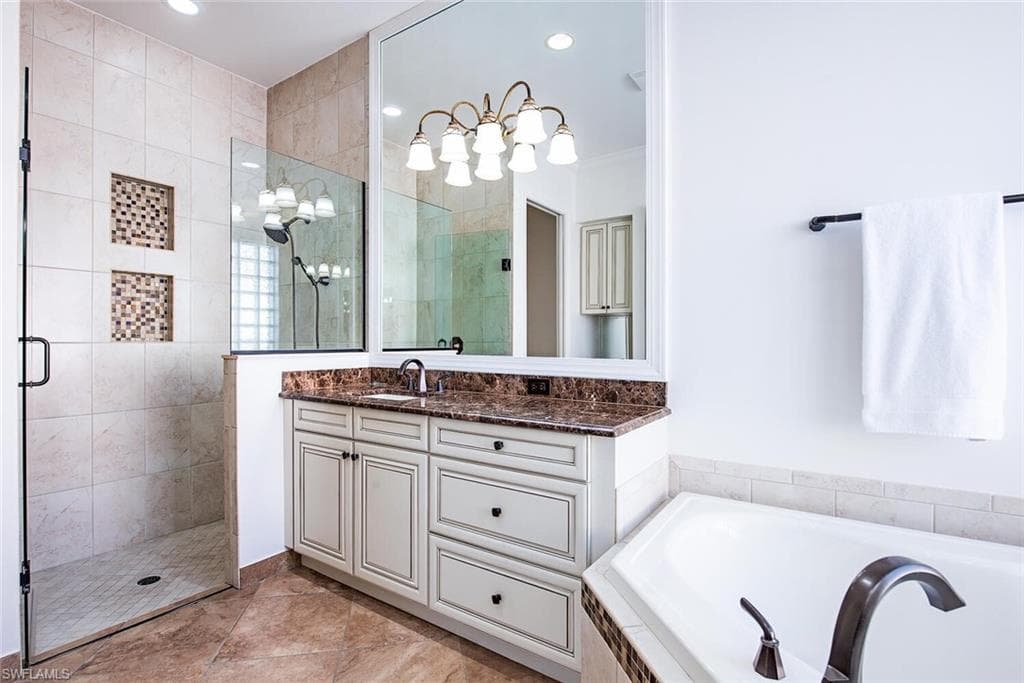 3565 Beaufort Ct, Naples, FL 34119-16