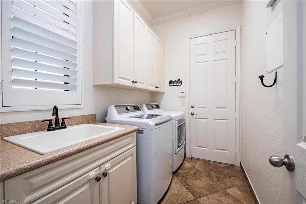 3565 Beaufort Ct, Naples, FL 34119-20