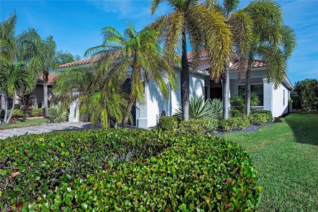 3565 Beaufort Ct, Naples, FL 34119-21