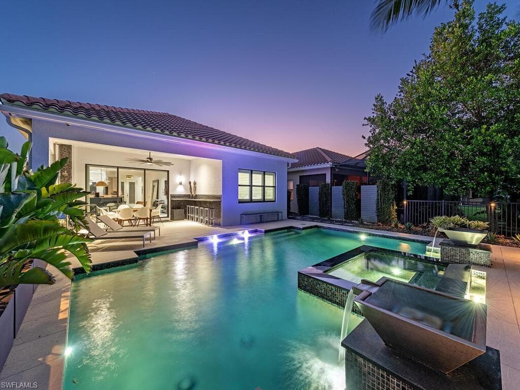 3565 Beaufort Ct, Naples, FL 34119-3