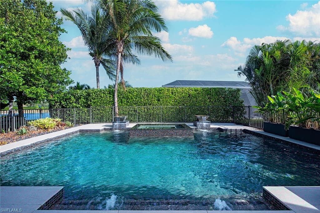 3565 Beaufort Ct, Naples, FL 34119-4