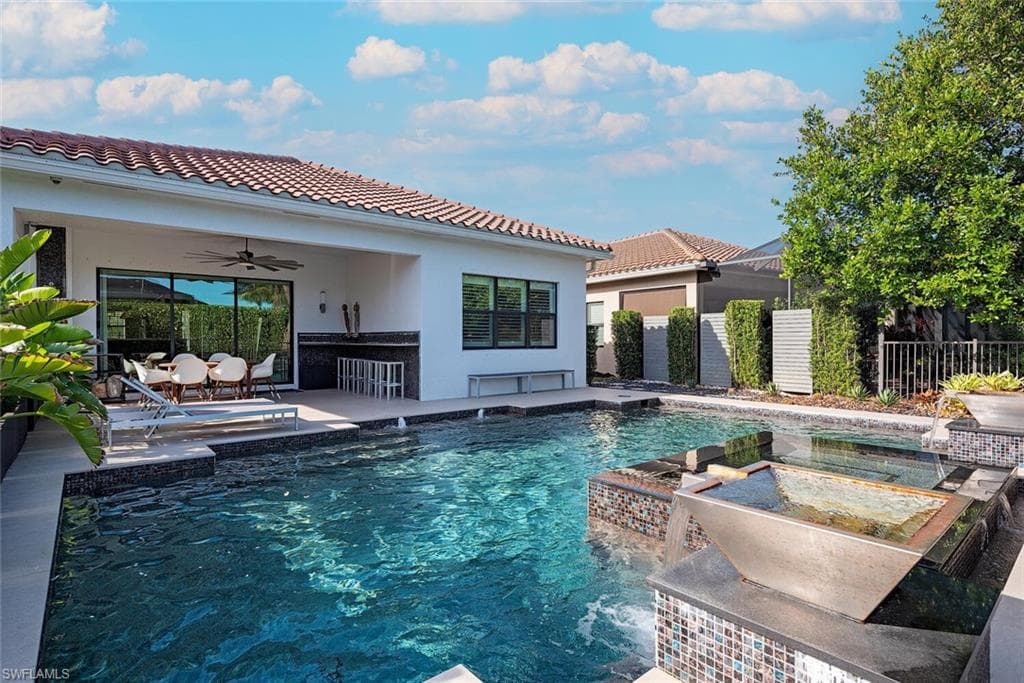 3565 Beaufort Ct, Naples, FL 34119-5