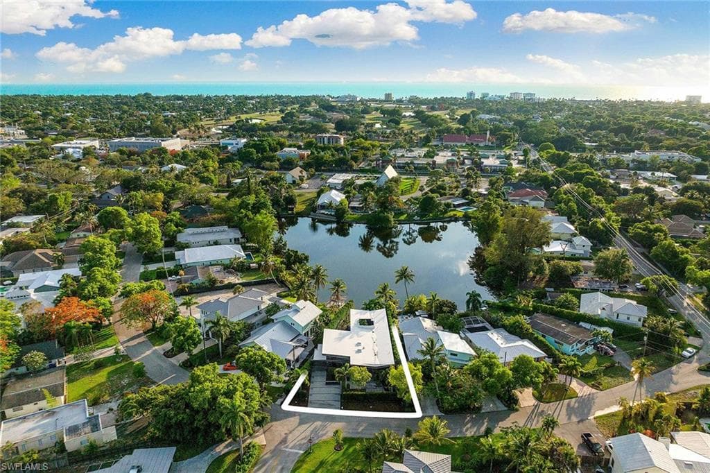 1111 12th St N, Naples, FL 34102-36