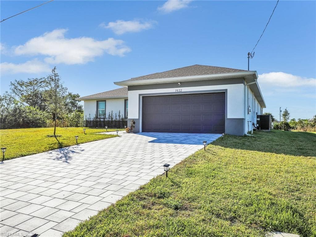 1932 23rd Pl, Cape Coral, FL 33909-39