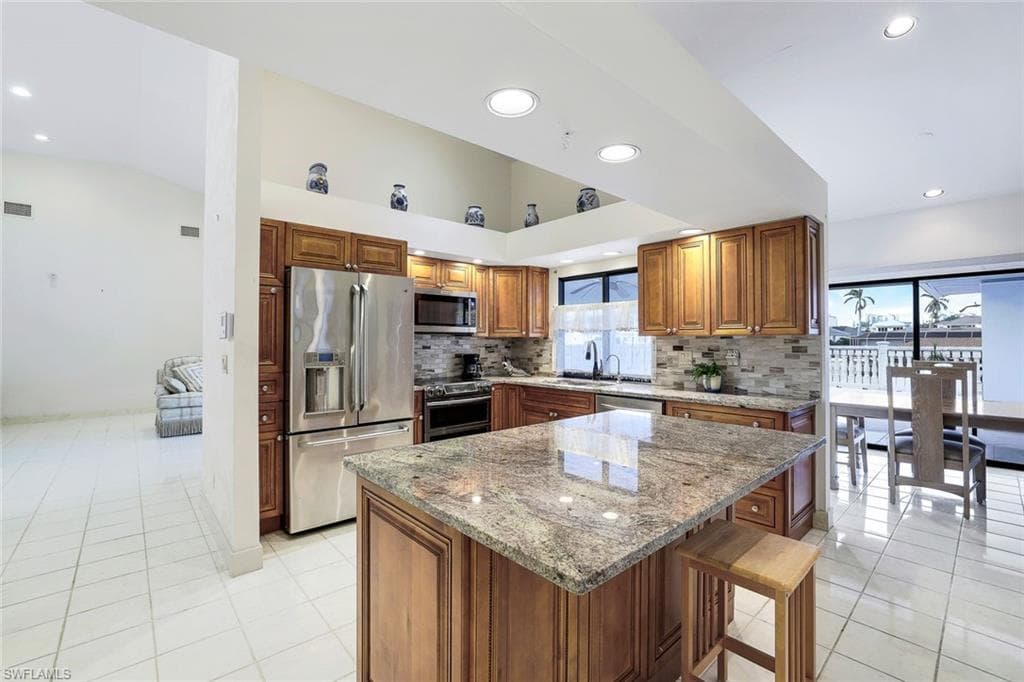 475 Seabee Ave, Naples, FL 34108-10