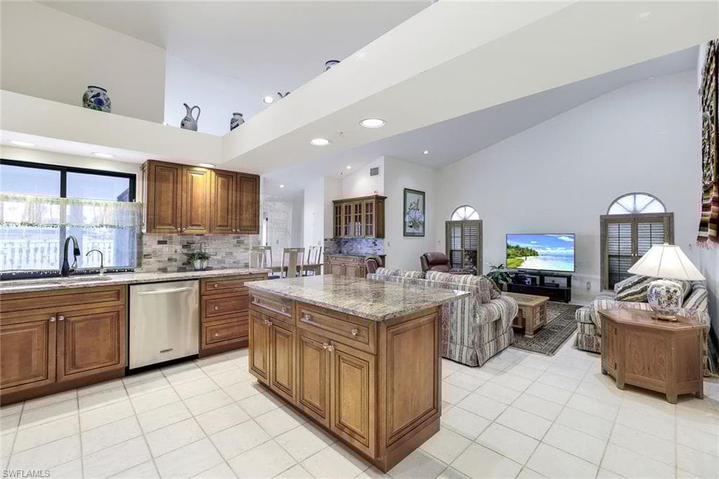 475 Seabee Ave, Naples, FL 34108-12