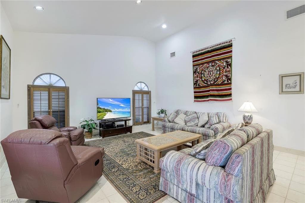 475 Seabee Ave, Naples, FL 34108-14