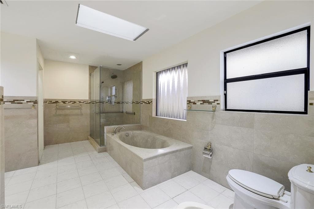 475 Seabee Ave, Naples, FL 34108-18