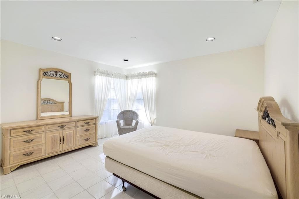 475 Seabee Ave, Naples, FL 34108-23