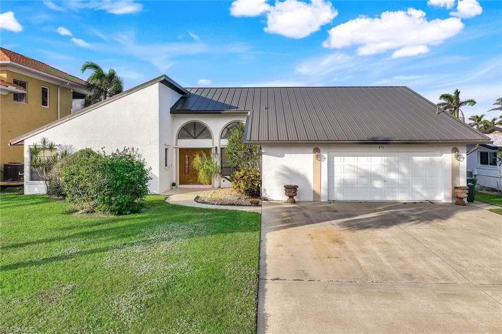 475 Seabee Ave, Naples, FL 34108-5