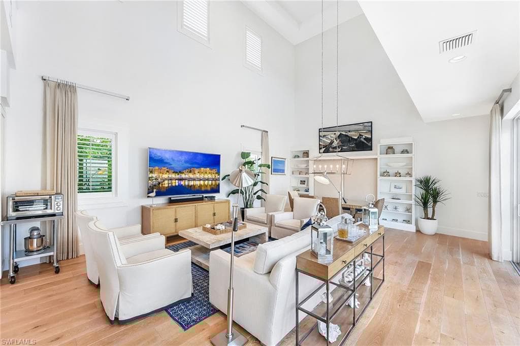 9145 Mercato Way, Naples, FL 34108-4