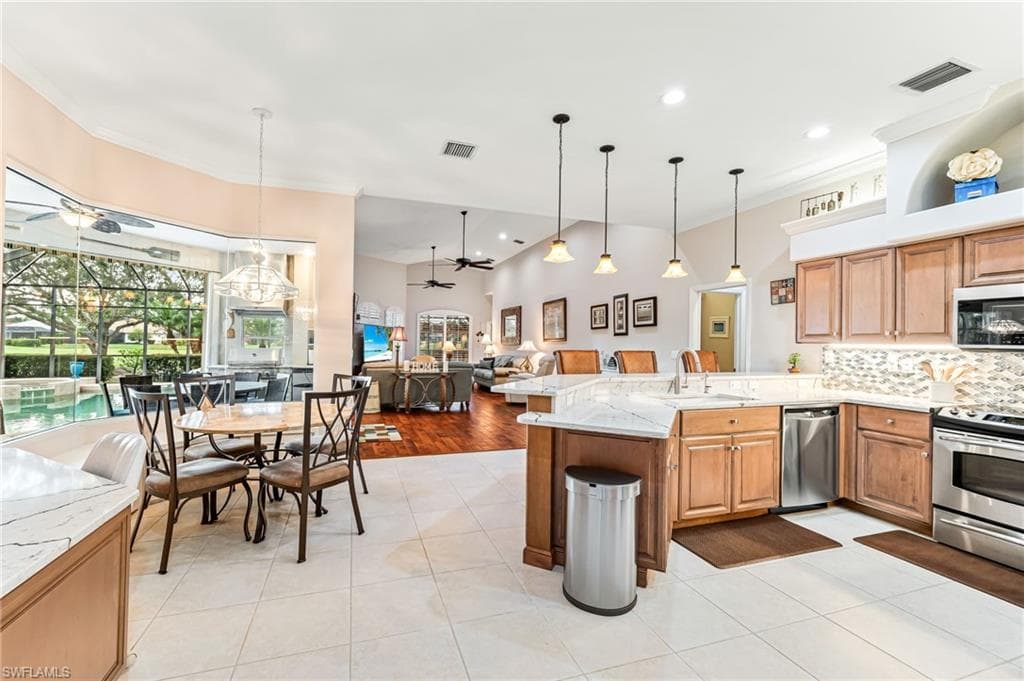 8894 Lely Island Cir, Naples, FL 34113-9