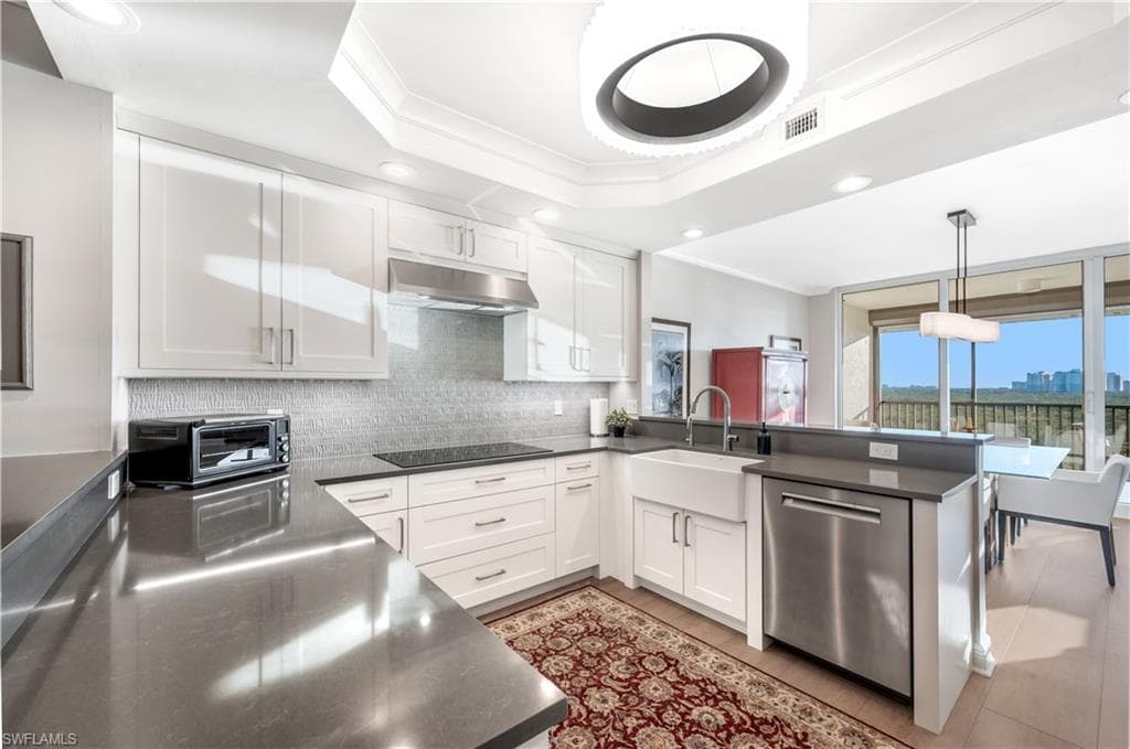 455 Cove Tower Dr 903, Naples, FL 34110-12