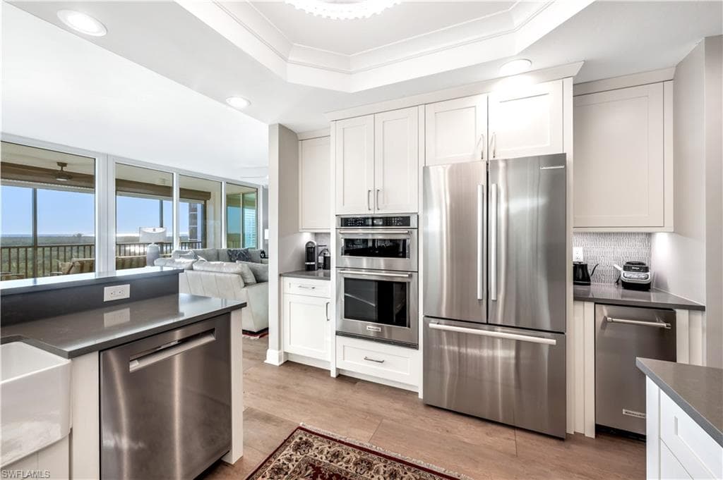 455 Cove Tower Dr 903, Naples, FL 34110-13