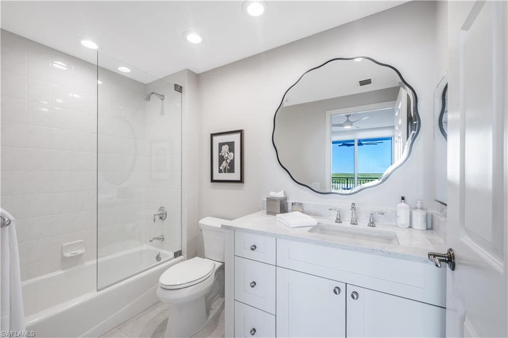 455 Cove Tower Dr 903, Naples, FL 34110-19