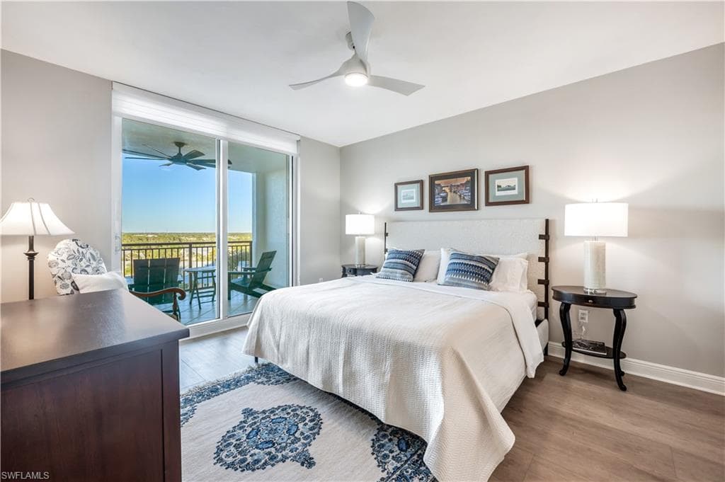 455 Cove Tower Dr 903, Naples, FL 34110-20