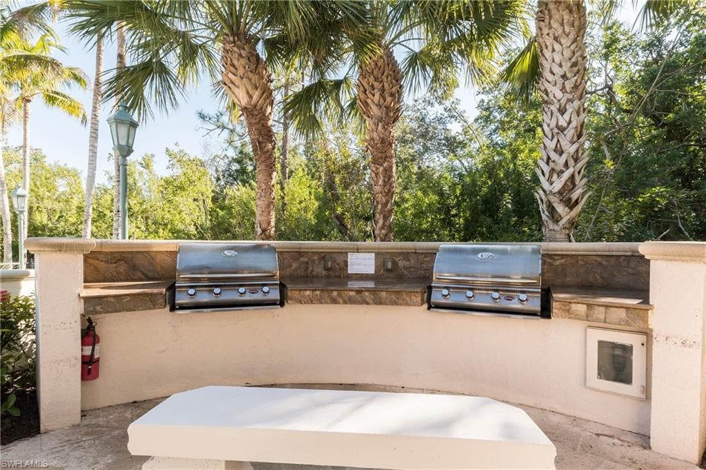 455 Cove Tower Dr 903, Naples, FL 34110-34