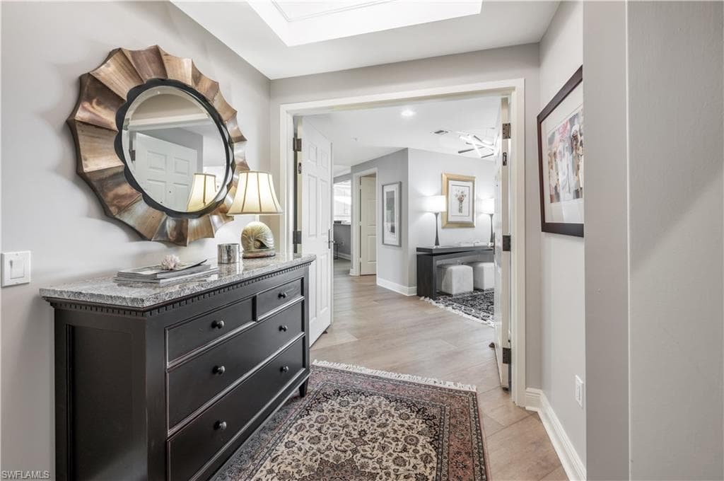 455 Cove Tower Dr 903, Naples, FL 34110-3