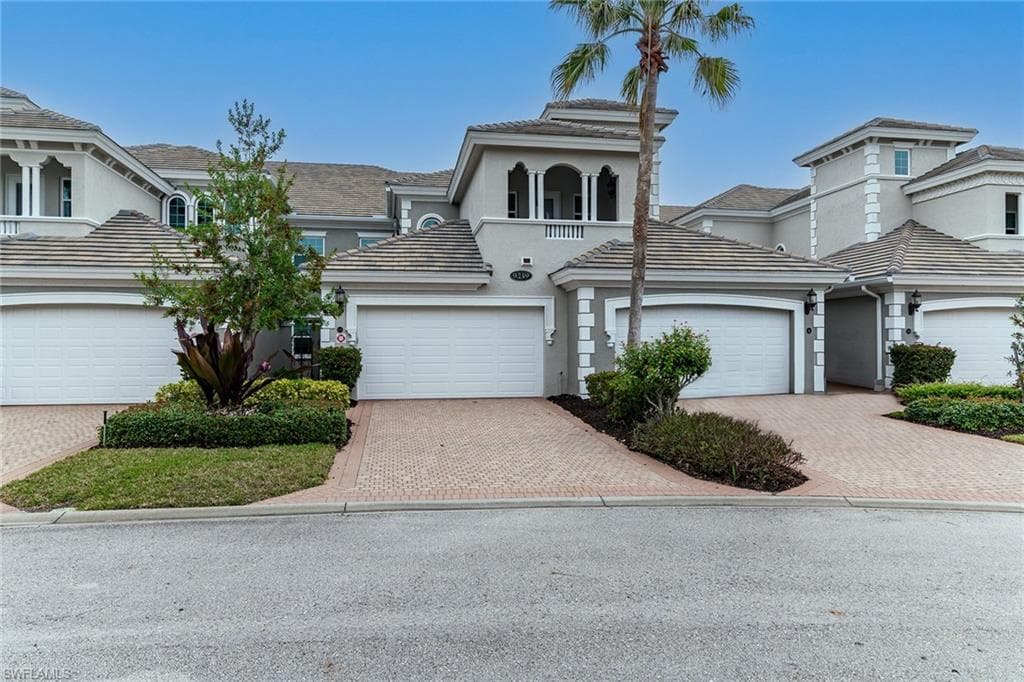 9219 Corfu Ct 202, Naples, FL 34114-1