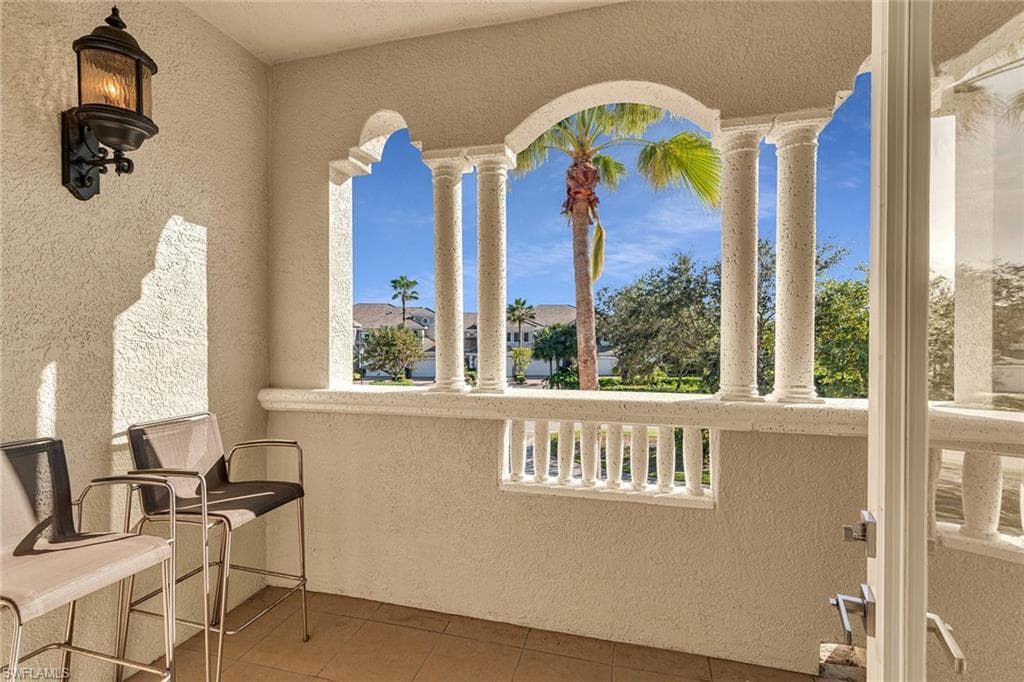 9219 Corfu Ct 202, Naples, FL 34114-24
