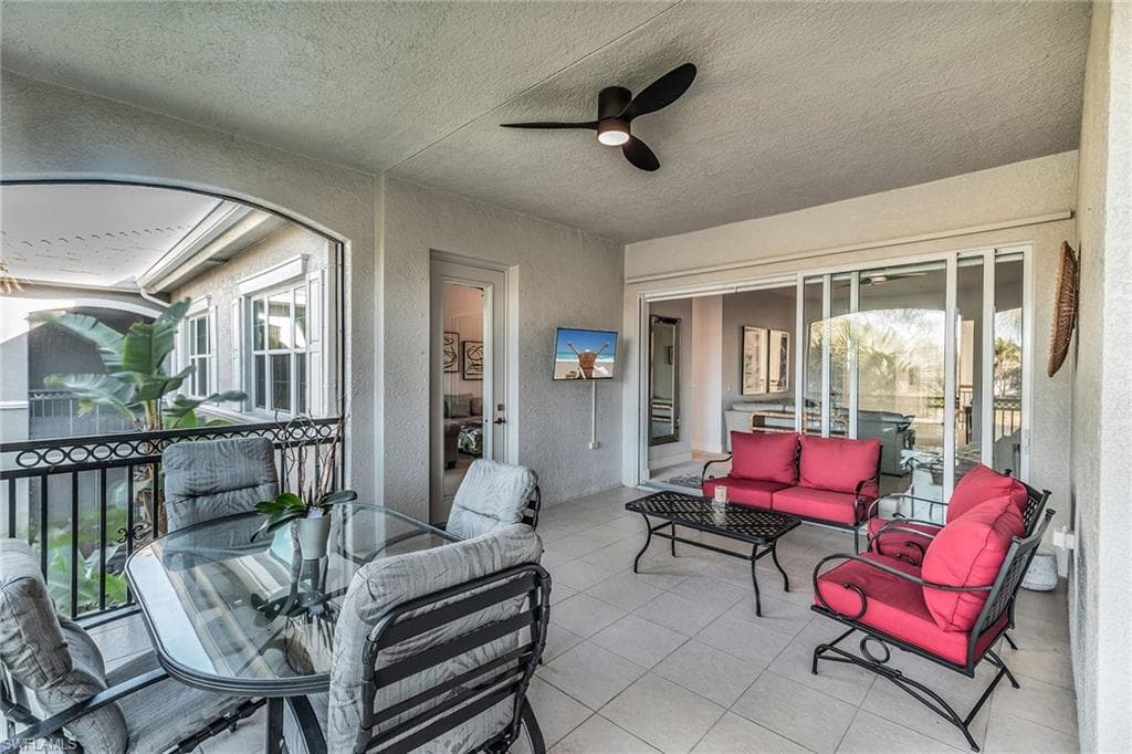 9219 Corfu Ct 202, Naples, FL 34114-33