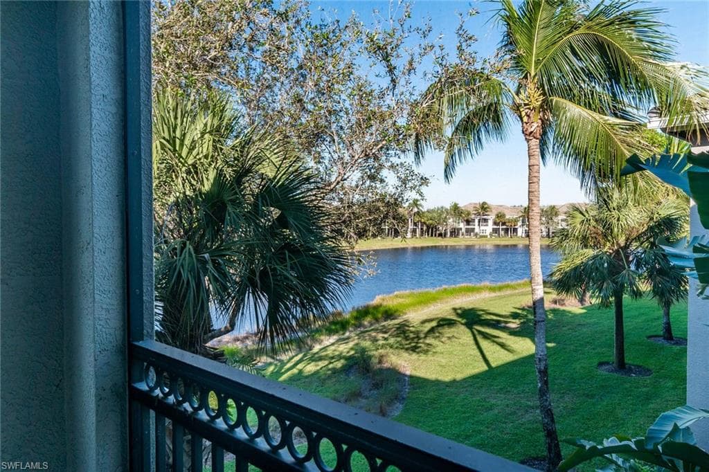 9219 Corfu Ct 202, Naples, FL 34114-34