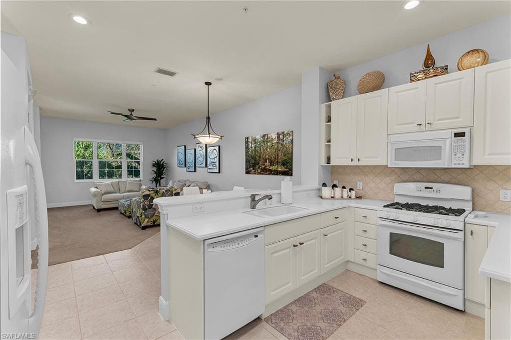 9219 Corfu Ct 202, Naples, FL 34114-8