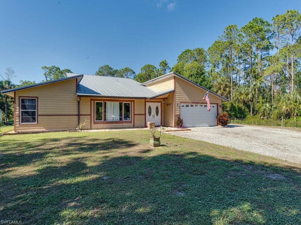 3091 4th St NE, Naples, FL 34120-1