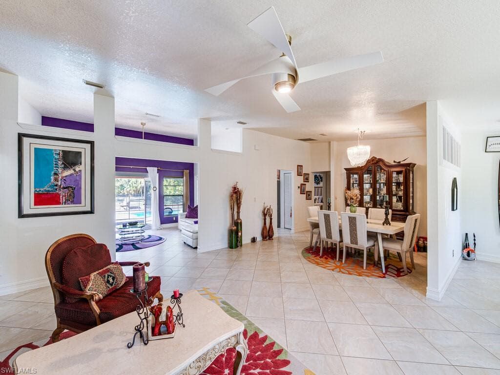 3091 4th St NE, Naples, FL 34120-4